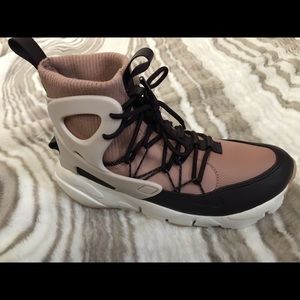 Women’s Nike sock Shoes,athetics Size US 7